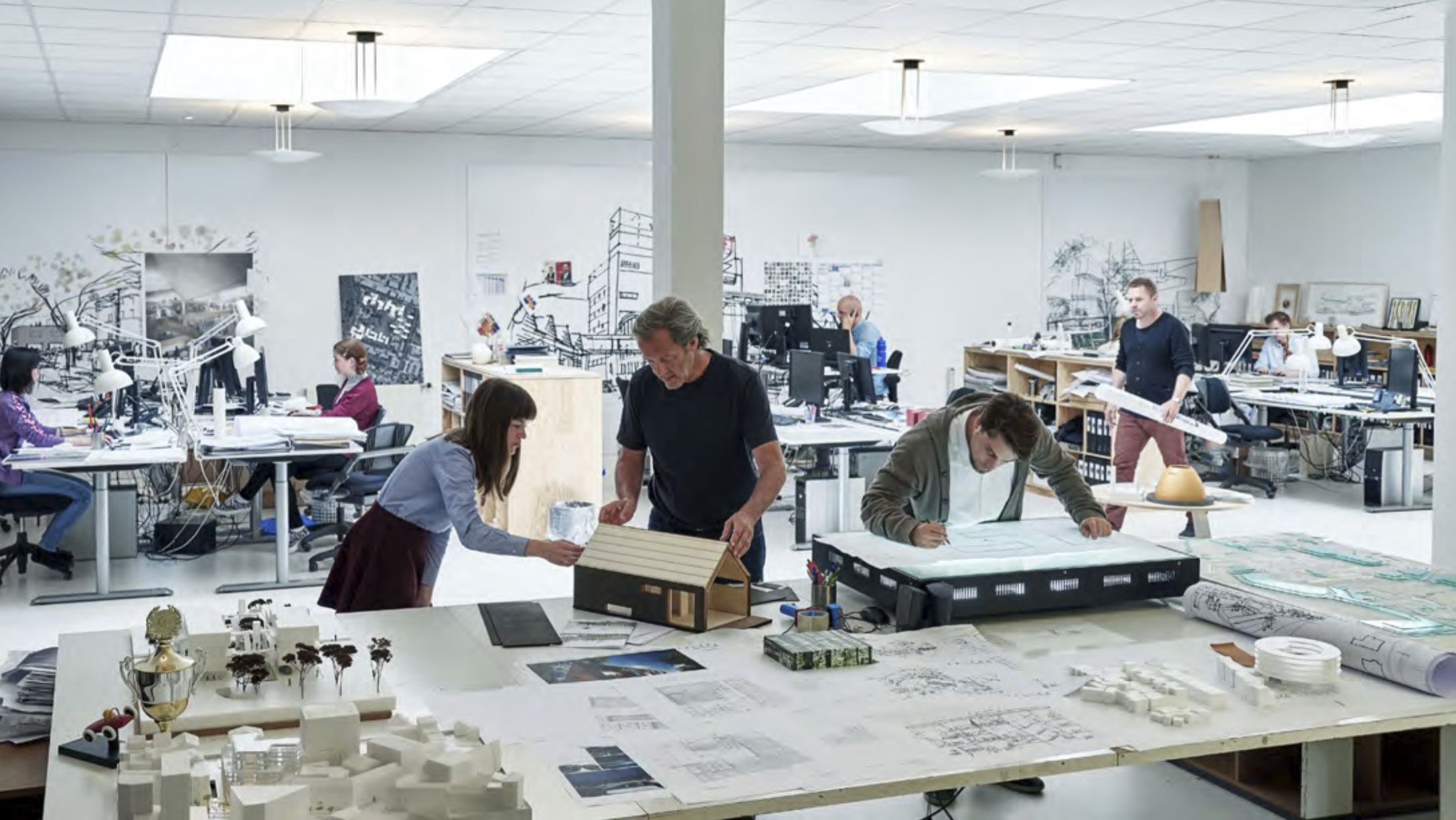 Foto af studerende hos Cubo Arkitekter. Foto: Gert Skjærlund Andersen