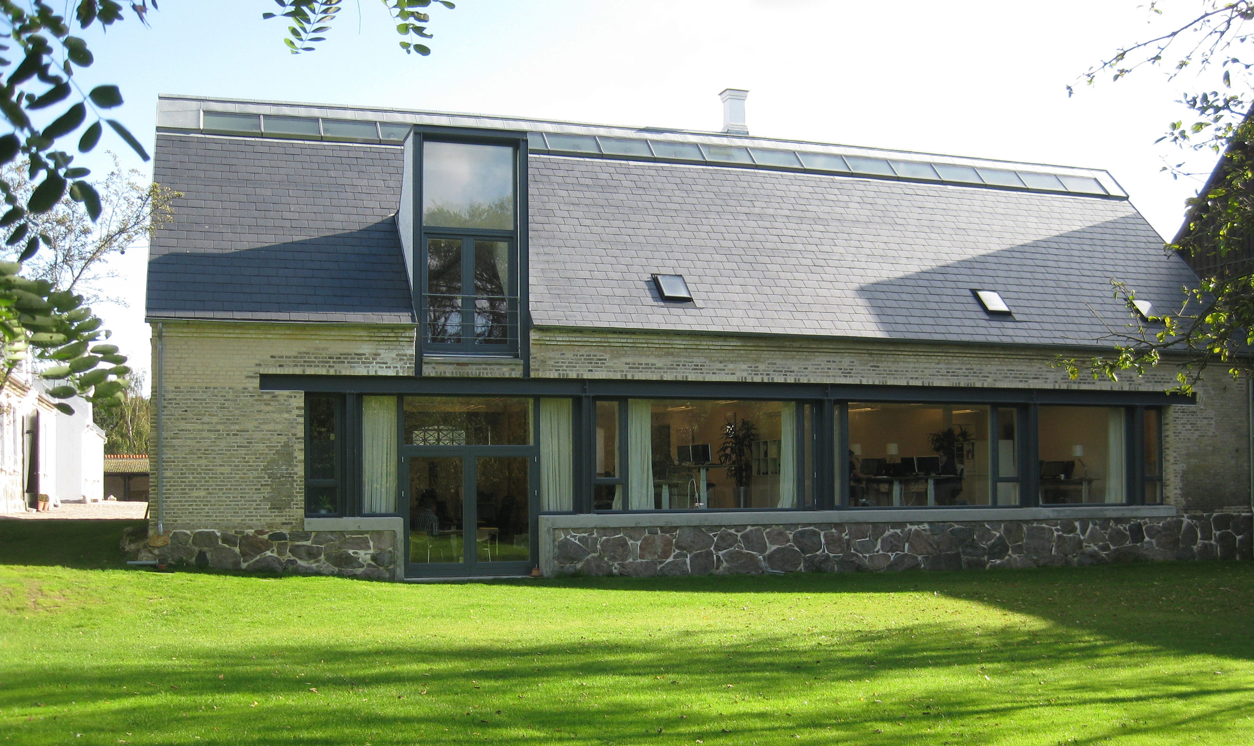 Foto af kontorbygning