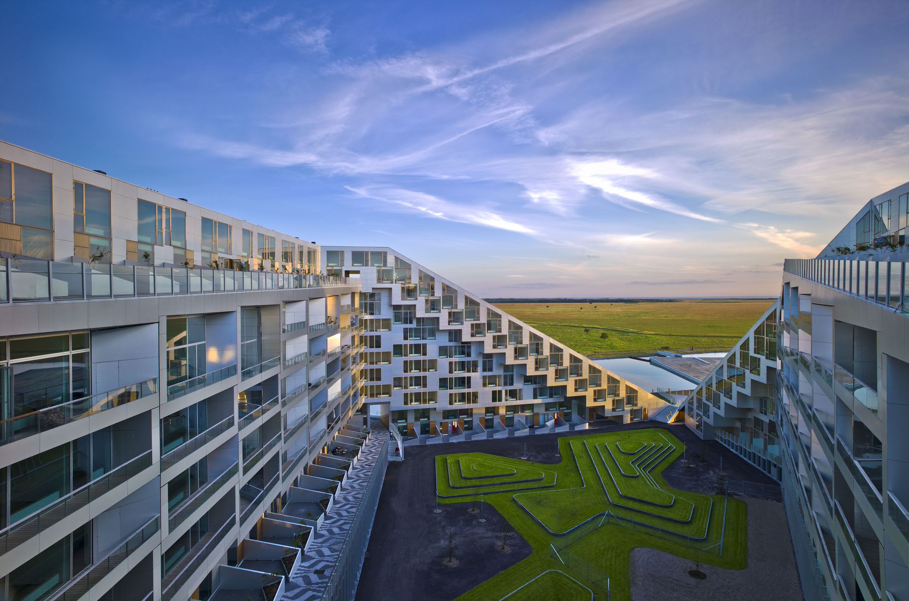 8-tallet. Housing by BIG - Bjarke Ingels Group. Photo: Jens Markus Lindhe