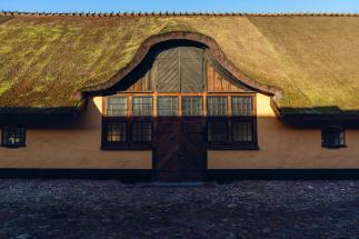 Foto af staldens facade