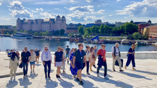 I efteruddannelsen i Strategisk Byledelse kommer kursisterne rundt i både ind- og udland for at lade sig inspirere. Her er et hold kommunaldirektører i Gent i Belgium. 