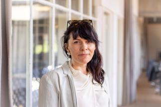 Elena Astrid Rojas er ny bestyrelsesleder i Danske Arkitektvirksomheder. Hun har overtaget posten fra Katja Viltoft.