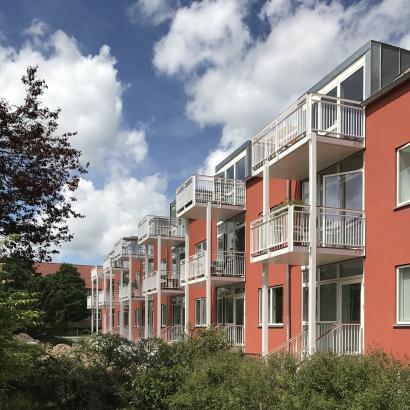 Boligbebyggelsen Toftebo efter renovering. Foto: BJERG Arkitektur. Toftebo Boligbebyggelse. Foto: BJERG Arkitektur.