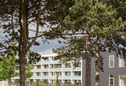 Gyldenrisparken af Tegnestuen Vandkunsten, ZESO Architects og Witraz Arkitekter - et godt eksempel på en renovering der ikke bare socialt løfter et boligbyggeri men som også har forbedret energiregnskabet markant. Foto: Gyldenrisparken af Tegnestuen Vandkunsten, ZESO Architects og Witraz Arkitekter