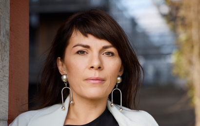 Elena Astrid Rojas er ny bestyrelsesleder i Danske Arkitektvirksomheder. Hun har overtaget posten fra Katja Viltoft.