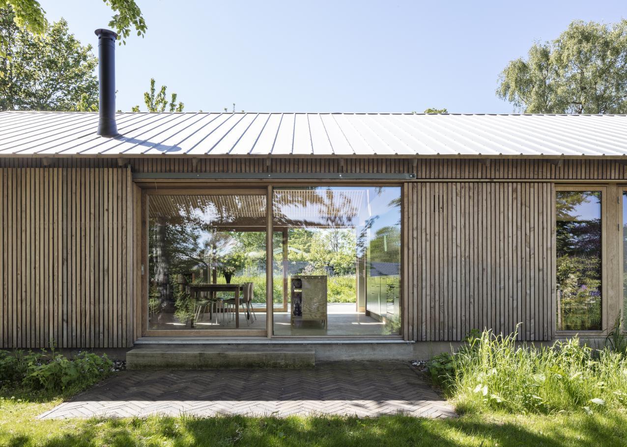 Foto af træhus i Tisvilde af OS Arkitekter